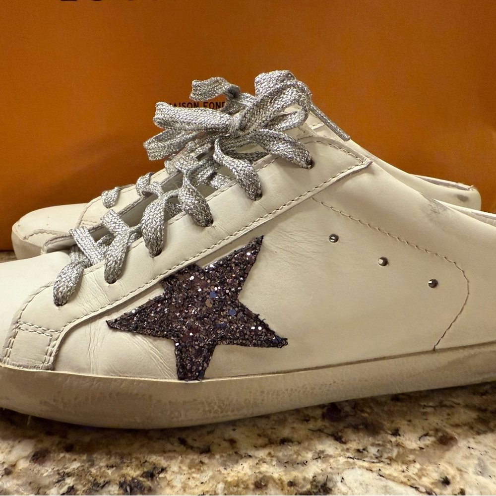 Golden Goose Super-Star Sabot with glitter star 39